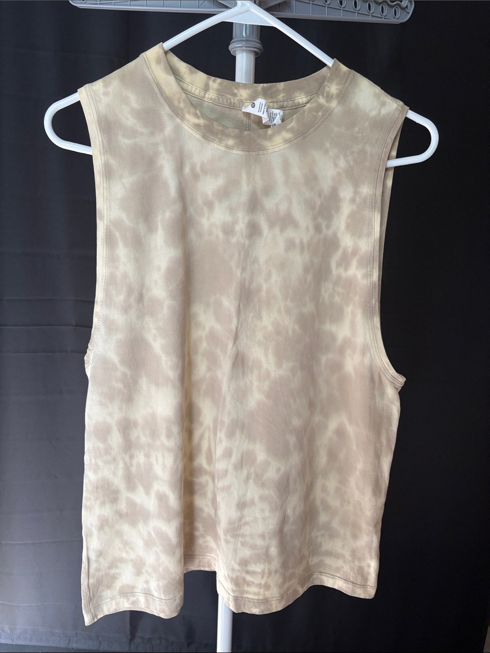 Lululemon tank size 4